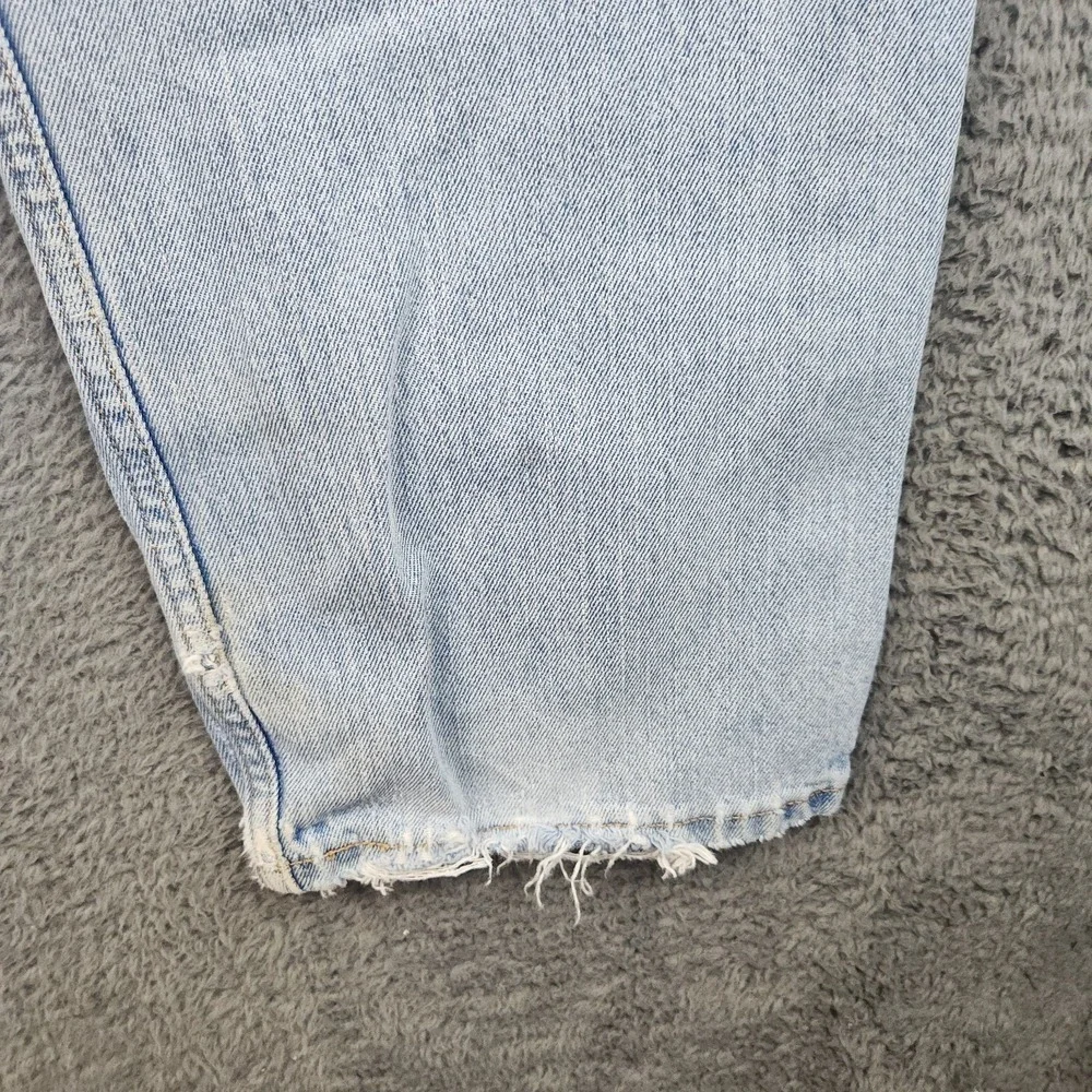 Levis natural distress